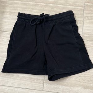 TNA Cozy Fleece Boyfriend 5” Sweatshorts Black